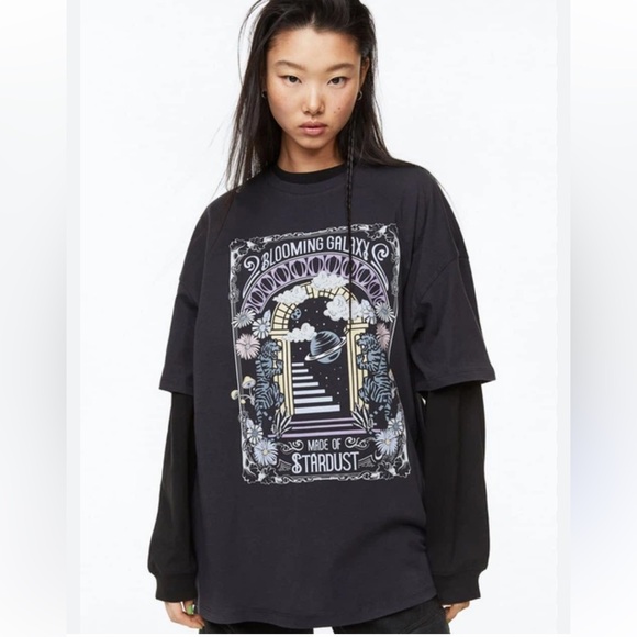 H&M Tops - H&M Black Graphic Short Sleeve Tee with Cosmic Print NWT
